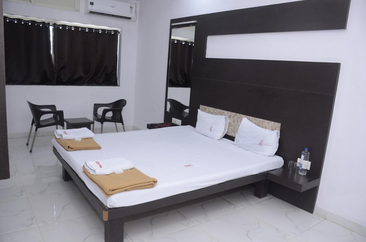 Hotel Mangalam Kurandvad Ngoại thất bức ảnh