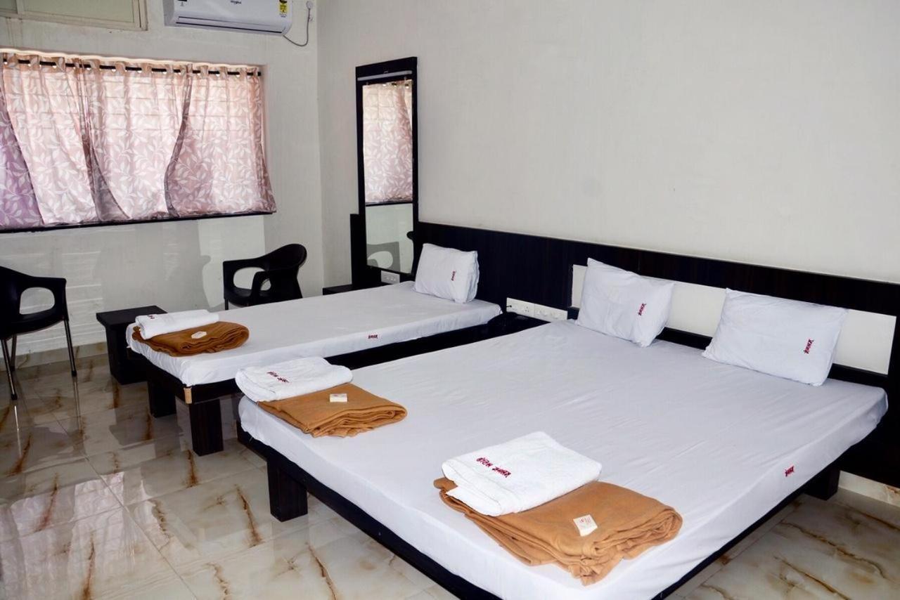 Hotel Mangalam Kurandvad Ngoại thất bức ảnh