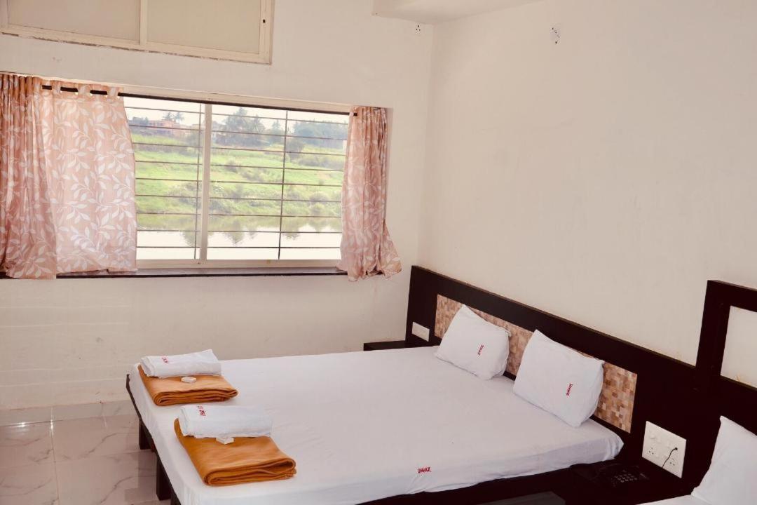 Hotel Mangalam Kurandvad Ngoại thất bức ảnh