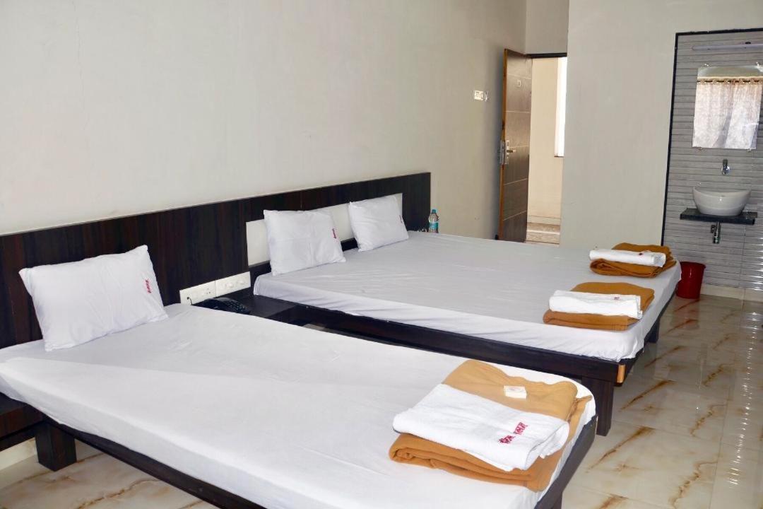 Hotel Mangalam Kurandvad Ngoại thất bức ảnh