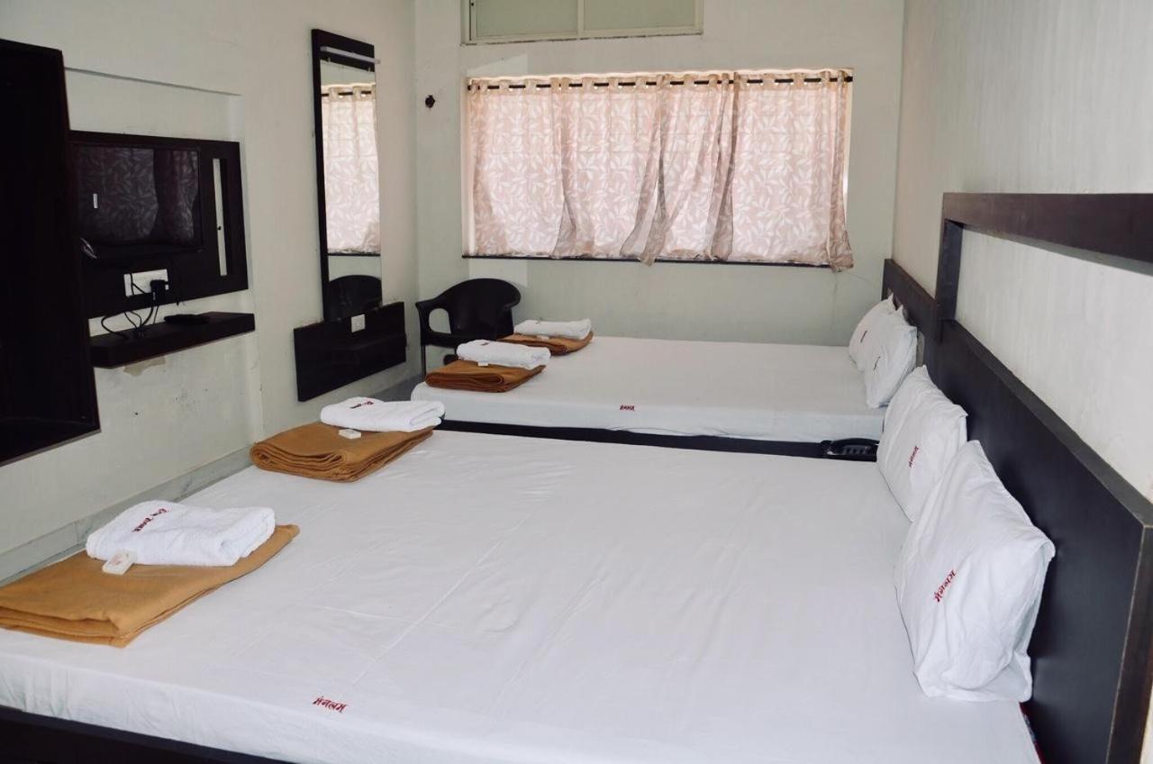 Hotel Mangalam Kurandvad Ngoại thất bức ảnh
