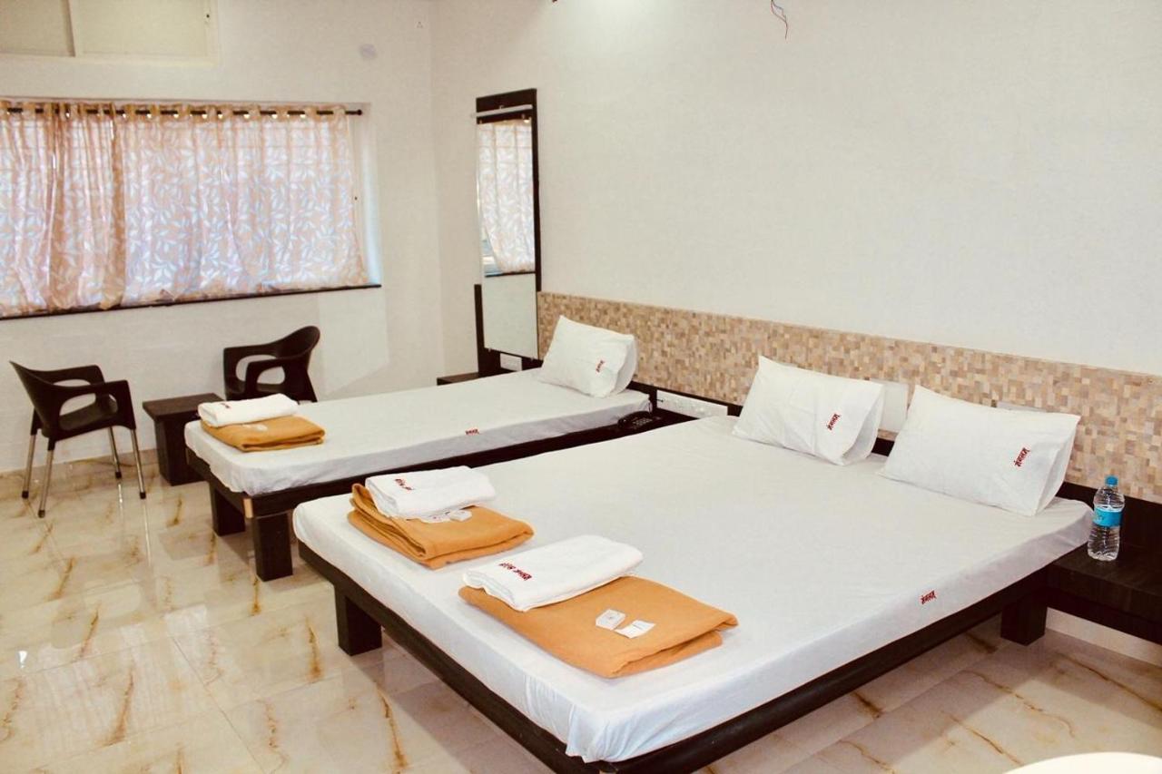 Hotel Mangalam Kurandvad Ngoại thất bức ảnh