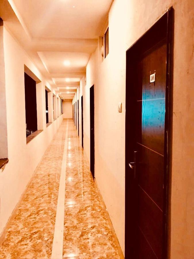 Hotel Mangalam Kurandvad Ngoại thất bức ảnh